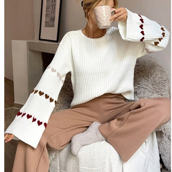 Cozy Solid heart Print Bell Sleeve Loose Fit Sweater Top - Picture 7 of 9